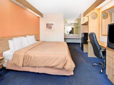 Days Inn By Wyndham Charlotte Northlake Eksteriør billede