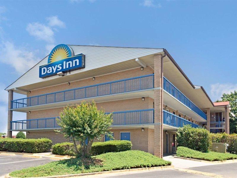 Days Inn By Wyndham Charlotte Northlake Eksteriør billede